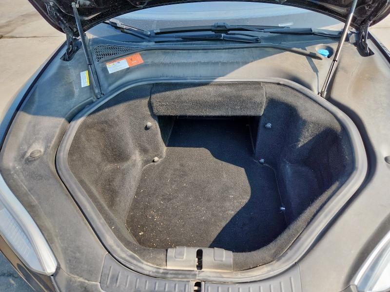 Photo 11 from auction – 2014 TESLA MODEL S with VIN 5YJSA1S17EFP62168
