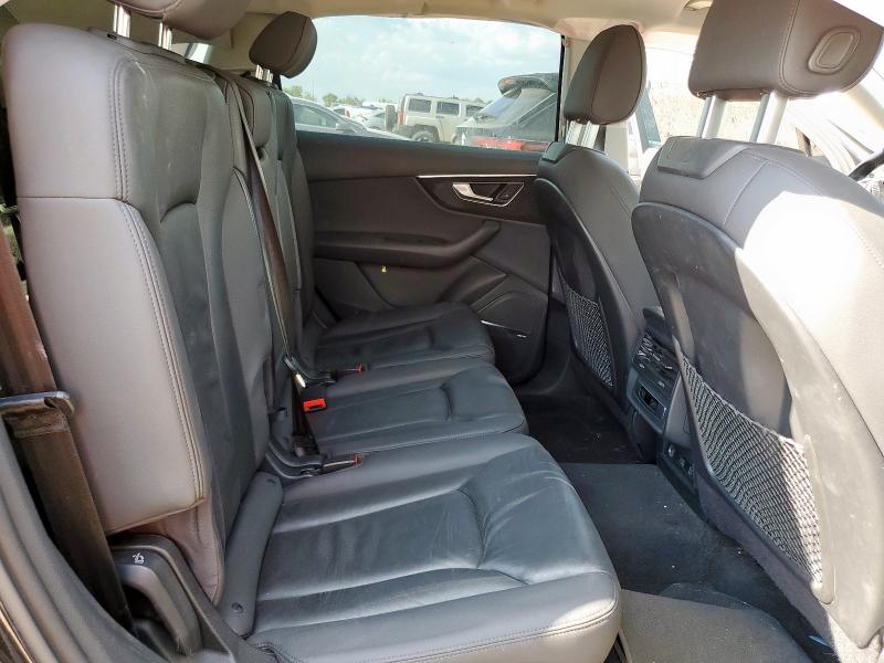 Photo 11 from auction – 2020 AUDI Q7 PREMIUM with VIN WA1LXAF7XLD003143