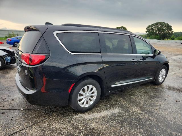 Photo 3 from auction – 2017 CHRYSLER PACIFICA TOURING L with VIN 2C4RC1BG1HR503312