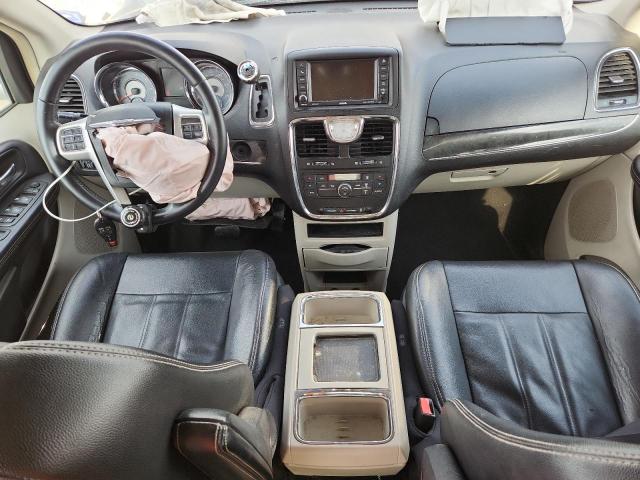 Photo 8 from auction – 2015 CHRYSLER TOWN & COU with VIN 2C4RC1BGXFR577194