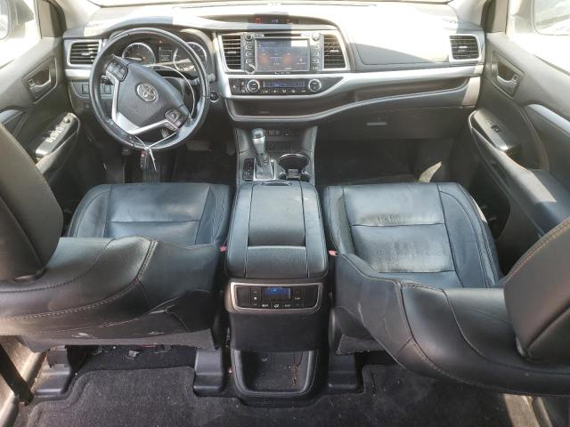 Photo 8 from auction – 2018 TOYOTA HIGHLANDER with VIN 5TDKZRFH9JS251498