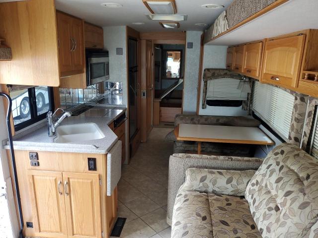 Photo 6 from auction – 2005 WORKHORSE CUSTOM CHASSIS MOTORHOME with VIN 5B4MP67G953399103