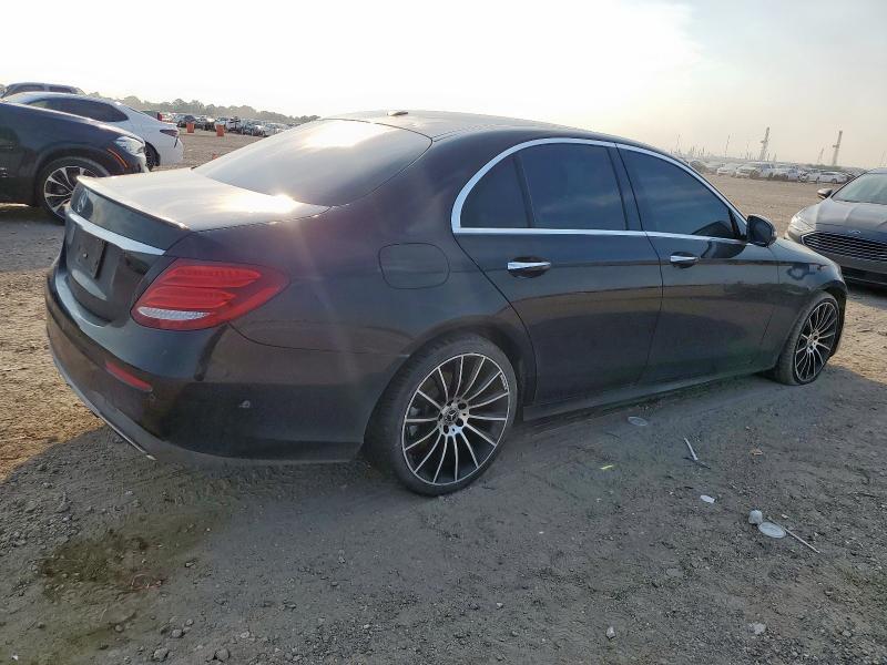 Photo 3 from auction – 2018 MERCEDES-BENZ E 300 with VIN WDDZF4JB1JA338909