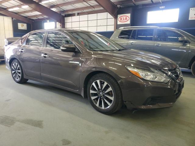 Photo 4 from auction – 2017 NISSAN ALTIMA 2.5 with VIN 1N4AL3AP3HC117368