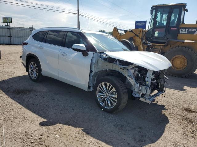 Photo 4 from auction – 2024 TOYOTA HIGHLANDER with VIN 5TDKDRAH4RS539270
