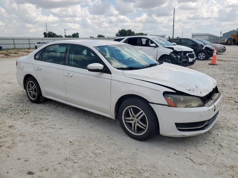 Photo 4 from auction – 2013 VOLKSWAGEN PASSAT with VIN 1VWAH7A36DC053799