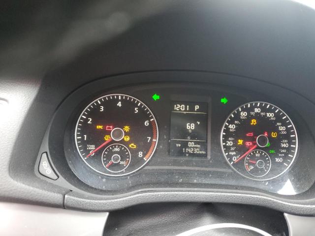 Photo 9 from auction – 2014 VOLKSWAGEN PASSAT S with VIN 1VWAT7A30EC110448