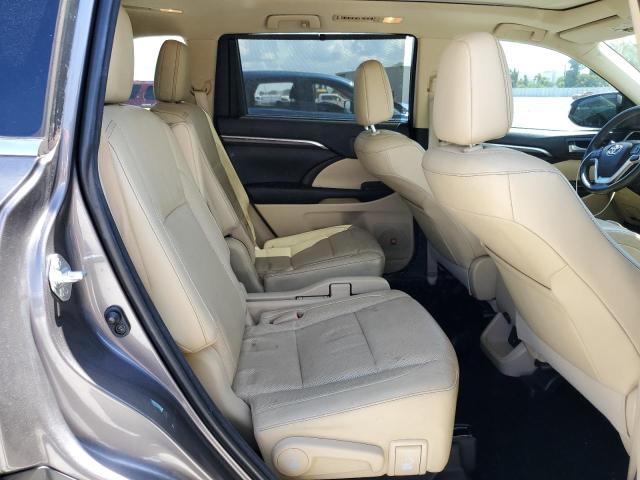 Photo 11 from auction – 2016 TOYOTA HIGHLANDER with VIN 5TDYKRFH2GS158085