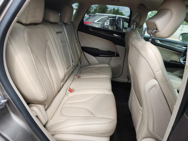 Photo 11 from auction – 2017 LINCOLN MKC RESERVE with VIN 5LMCJ3D95HUL57739