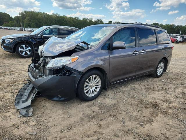 TOYOTA SIENNA XLE 2015 with VIN 5TDYK3DC2FS665264 - Photo from auction