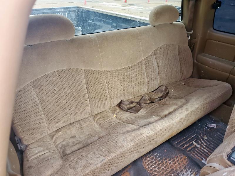 Photo 10 from auction – 1999 CHEVROLET SILVERADO with VIN 2GCEC19T2X1136497