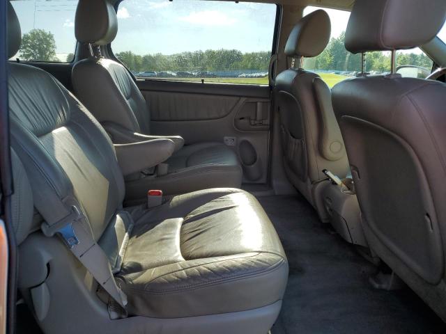 Photo 11 from auction – 2010 TOYOTA SIENNA XLE with VIN 5TDDK4CC0AS032776