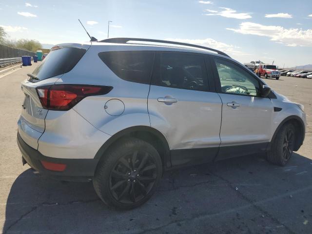 Photo 3 from auction – 2019 FORD ESCAPE SE with VIN 1FMCU9GD3KUB29842