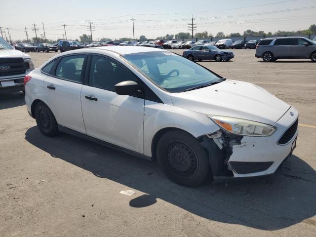 Photo 4 from auction – 2015 FORD FOCUS S with VIN 1FADP3E26FL342123