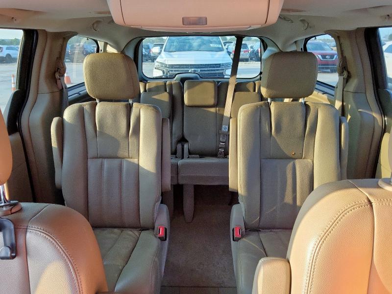 Photo 10 from auction – 2014 CHRYSLER TOWN & COU with VIN 2C4RC1CG0ER188867