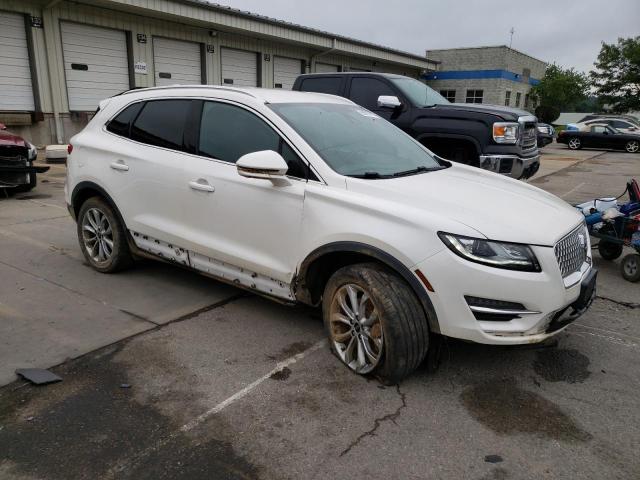 Photo 4 from auction – 2019 LINCOLN MKC SELECT with VIN 5LMCJ2D90KUL03380