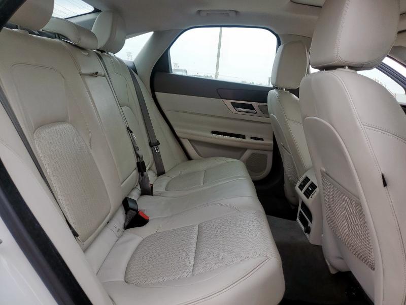 Photo 10 from auction – 2016 JAGUAR XF with VIN SAJBE4BV9GCY02597