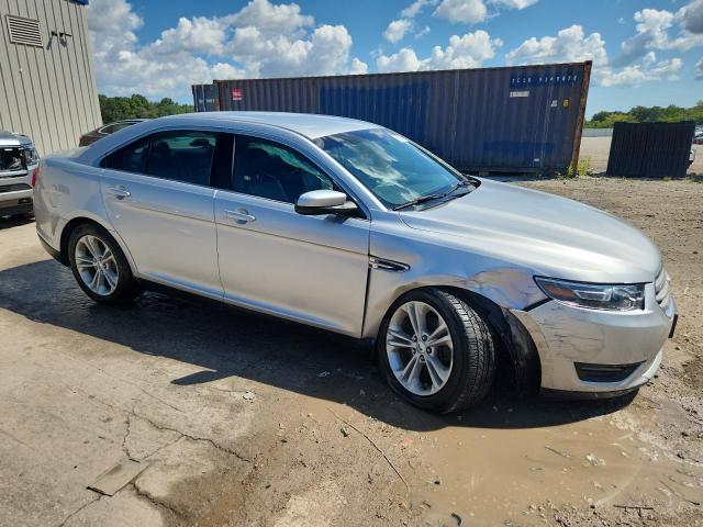 Photo 4 from auction – 2015 FORD TAURUS SEL with VIN 1FAHP2H89FG188155