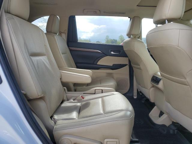 Photo 11 from auction – 2018 TOYOTA HIGHLANDER with VIN 5TDDZRFH3JS898553