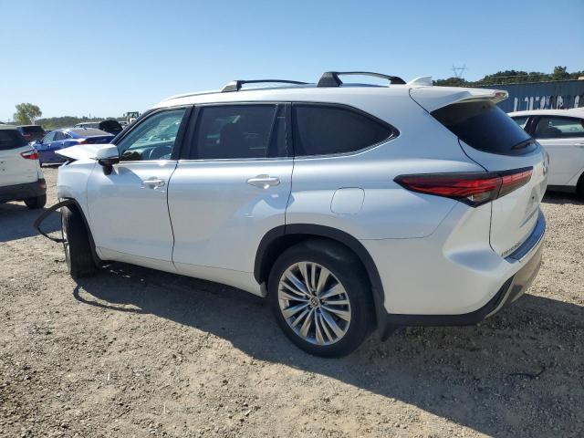 Photo 2 from auction – 2023 TOYOTA HIGHLANDER with VIN 5TDKDRBH9PS037673