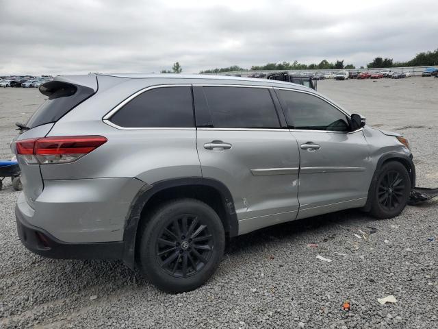 Foto 3 de la subasta – 2018 TOYOTA HIGHLANDER con VIN 5TDJZRFH2JS561326