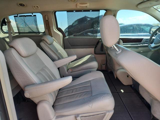 Photo 11 from auction – 2010 CHRYSLER TOWN & COU with VIN 2A4RR5DX4AR207090