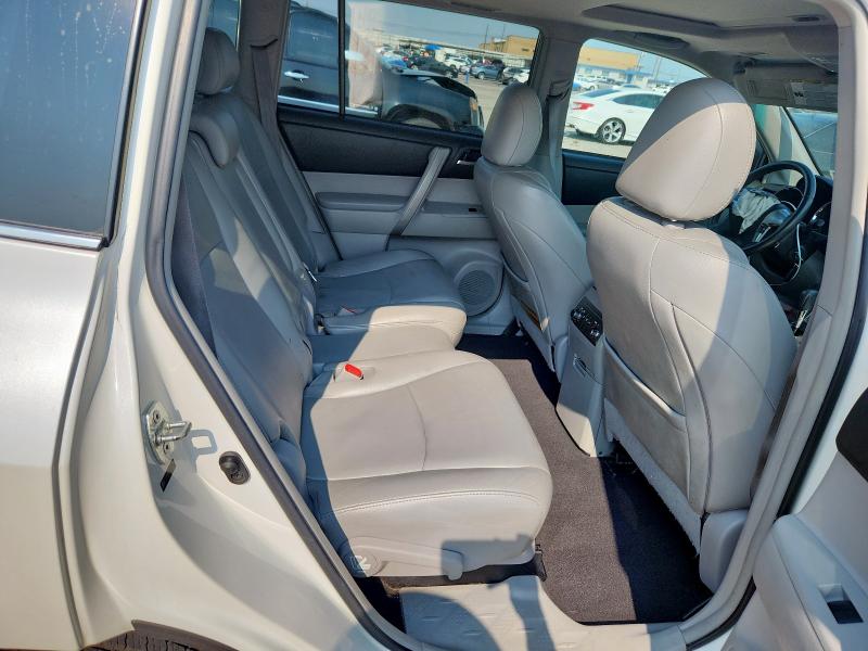 Photo 11 from auction – 2012 TOYOTA HIGHLANDER with VIN 5TDBK3EH6CS144513