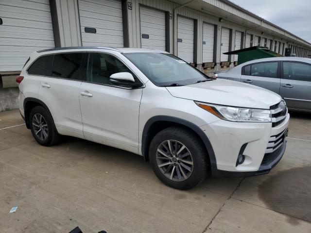 Photo 4 from auction – 2018 TOYOTA HIGHLANDER with VIN 5TDJZRFH1JS816984