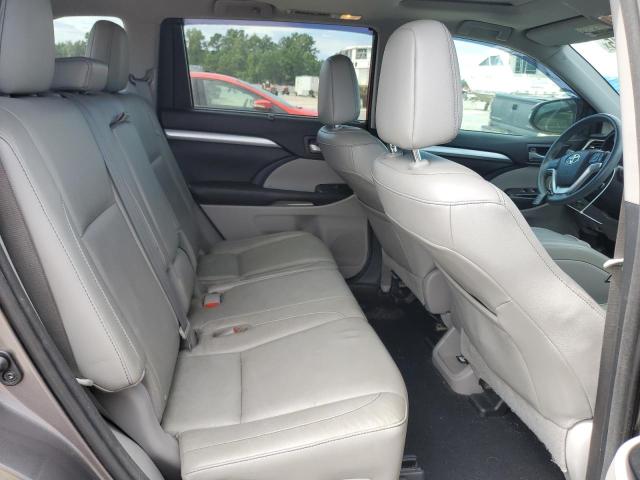 Photo 11 from auction – 2016 TOYOTA HIGHLANDER with VIN 5TDKKRFH9GS158946