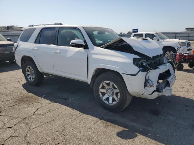 Photo 4 from auction – 2015 TOYOTA 4RUNNER SR5/SR5 PREMIUM with VIN JTEBU5JR3F5218285