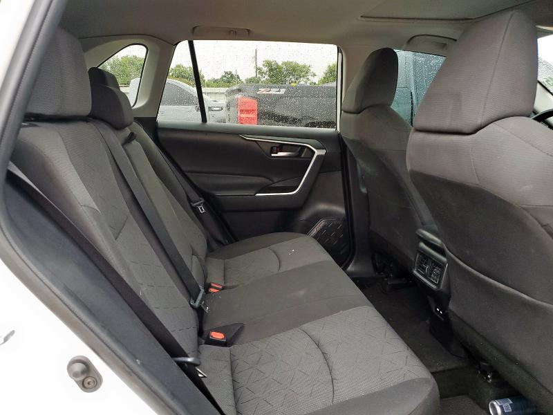 Photo 10 from auction – 2021 TOYOTA RAV4 XLE with VIN 2T3W1RFV7MC114708