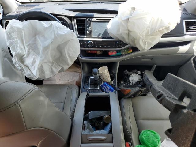 Foto 8 de la subasta – 2018 TOYOTA HIGHLANDER con VIN 5TDJZRFH6JS857546