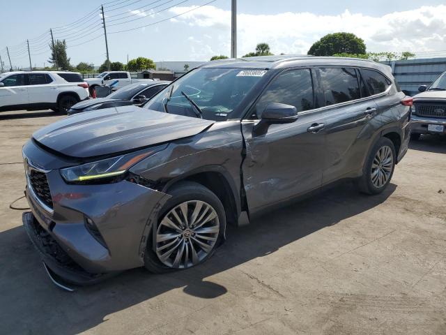 TOYOTA HIGHLANDER 2021 مع رقم تعريف المركبة 5TDFZRAH3MS075836 - صورة من المزاد