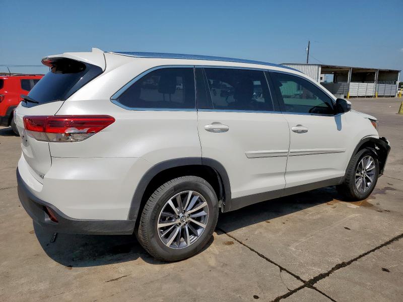 Photo 3 from auction – 2019 TOYOTA HIGHLANDER with VIN 5TDKZRFH2KS553989