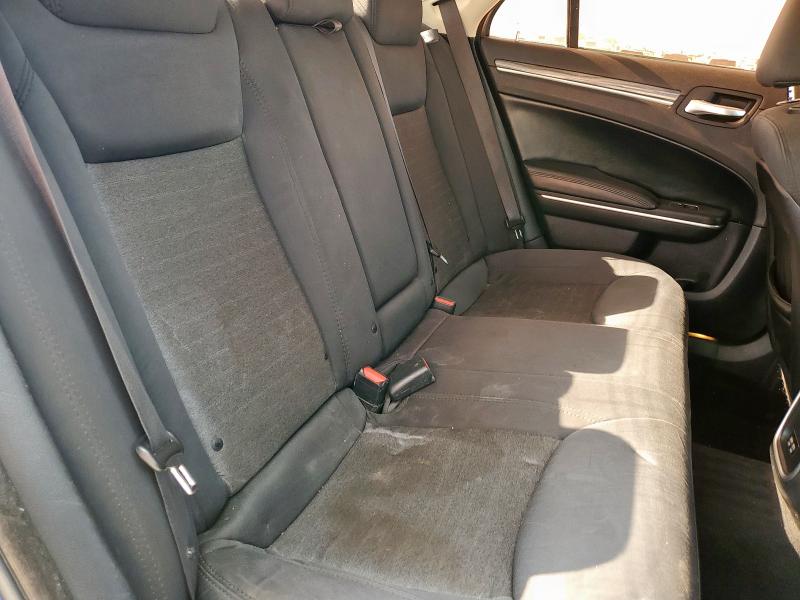 Photo 10 from auction – 2019 CHRYSLER 300 TOURIN with VIN 2C3CCARG8KH581213