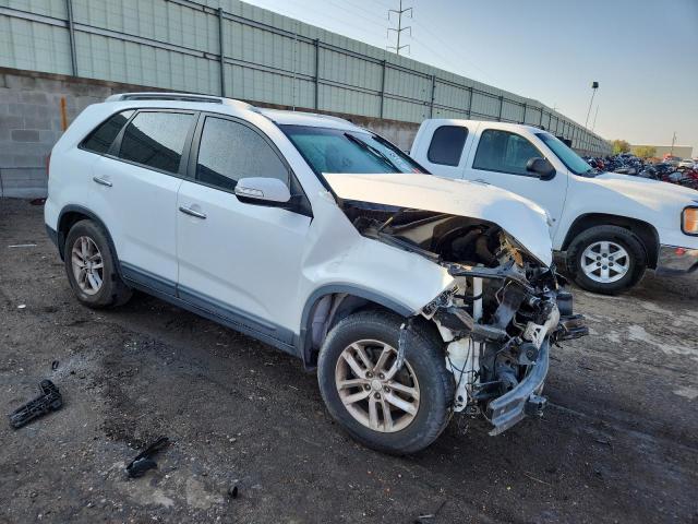 Photo 4 from auction – 2015 KIA SORENTO with VIN 5XYKT4A66FG631753