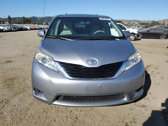 Photo 5 from auction – 2013 TOYOTA SIENNA LE with VIN 5TDKK3DC2DS351746