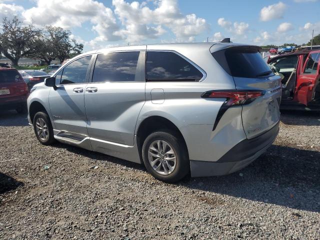 Photo 2 from auction – 2022 TOYOTA SIENNA LE with VIN 5TDKRKEC8NS079788