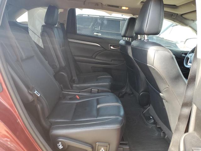 Photo 11 from auction – 2018 TOYOTA HIGHLANDER with VIN 5TDJZRFH5JS867324