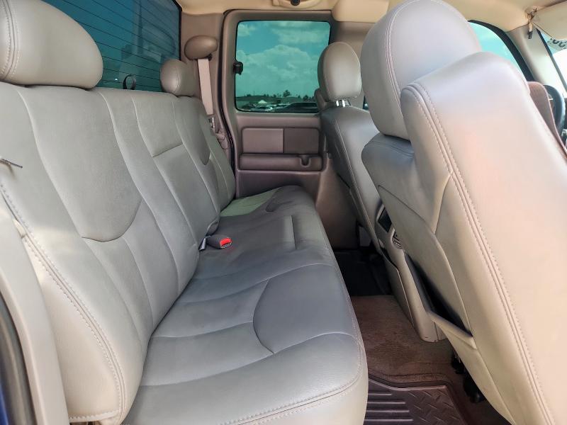 Photo 10 from auction – 2004 CHEVROLET SILVERADO with VIN 1GCEC19TX4Z203835