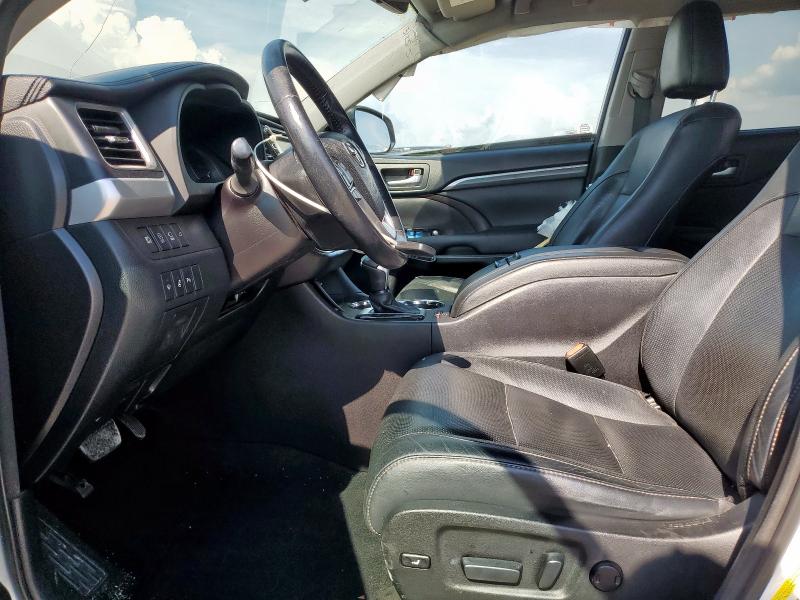 Photo 7 from auction – 2017 TOYOTA HIGHLANDER with VIN 5TDYZRFH8HS194327