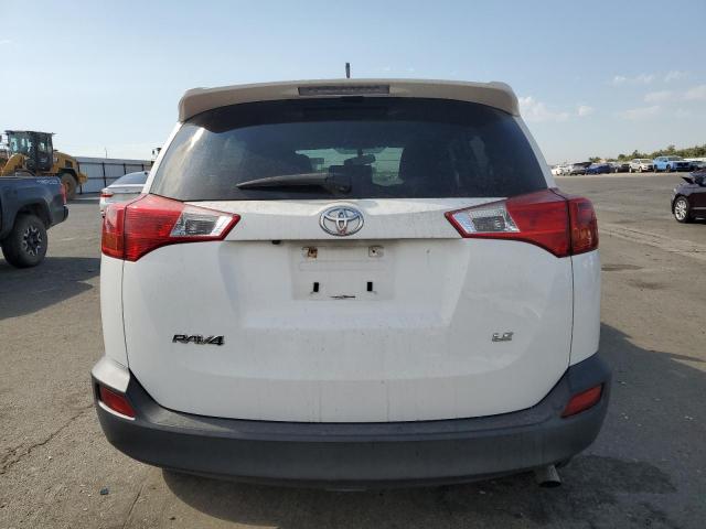 Photo 6 from auction – 2015 TOYOTA RAV4 LE with VIN JTMZFREV8FD077344