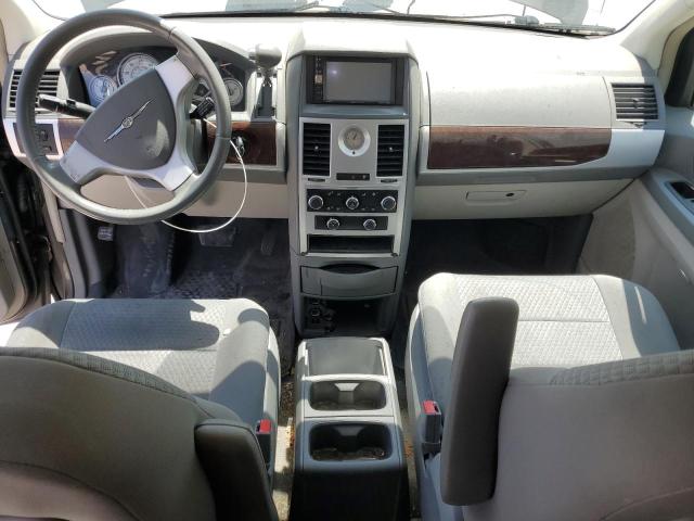 Photo 8 from auction – 2010 CHRYSLER TOWN & COU with VIN 2A4RR5D13AR351922