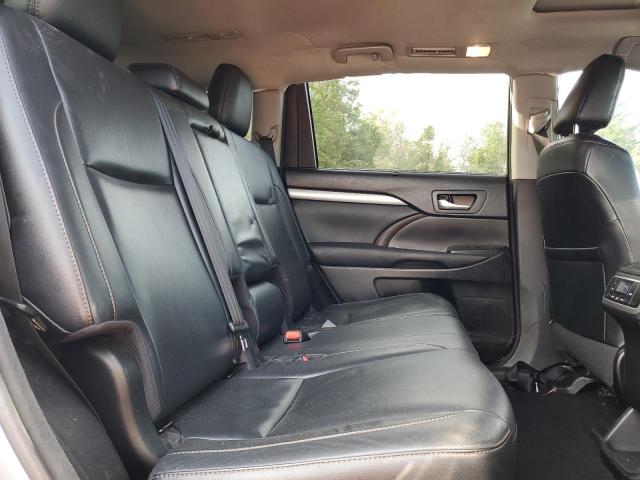 Photo 11 from auction – 2017 TOYOTA HIGHLANDER with VIN 5TDJZRFH5HS521557