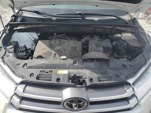 Photo 12 from auction – 2018 TOYOTA HIGHLANDER with VIN 5TDJZRFH1JS557722