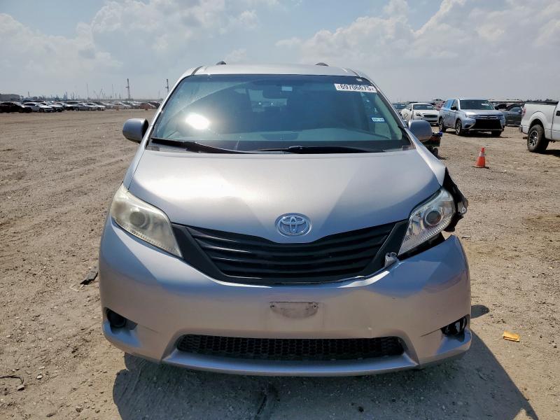 Photo 5 from auction – 2015 TOYOTA SIENNA LE with VIN 5TDKK3DCXFS593073
