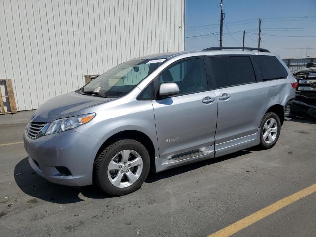 Photo 1 from auction – 2017 TOYOTA SIENNA LE with VIN 5TDKZ3DC9HS892083