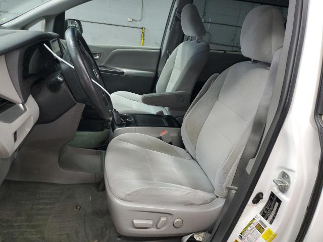 Photo 7 from auction – 2015 TOYOTA SIENNA LE with VIN 5TDKK3DC7FS622223