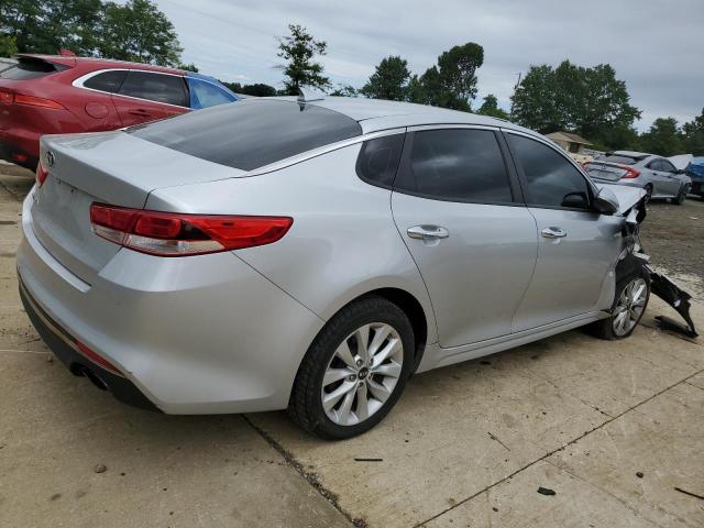 Photo 3 from auction – 2017 KIA OPTIMA with VIN 5XXGT4L37HG160874