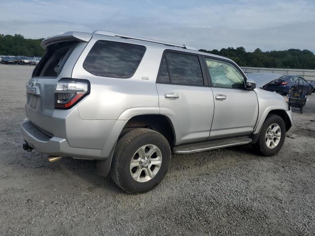 Photo 3 from auction – 2017 TOYOTA 4RUNNER SR5 with VIN JTEZU5JR2H5148490